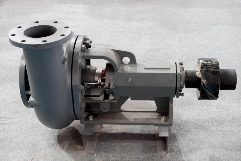 Which industries use centrifugesl pumps? Shaker screens